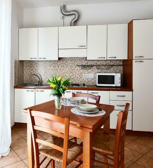 استودیوی استاندارد, Residence Marlin
