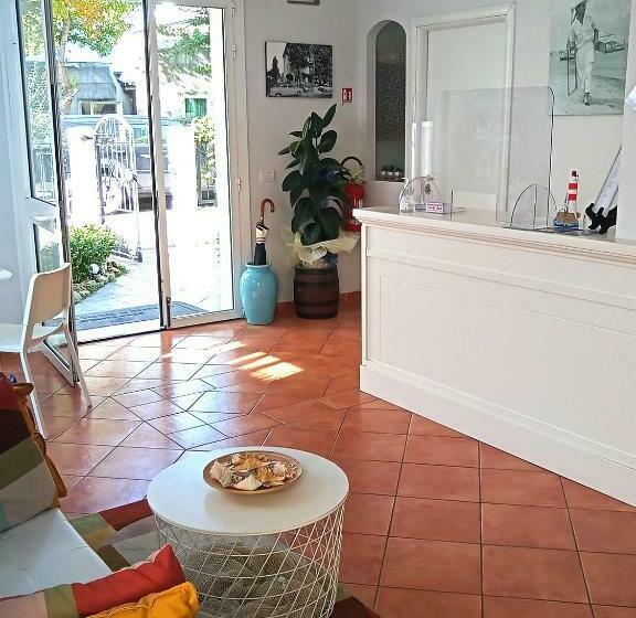 استودیوی استاندارد, Residence Marlin