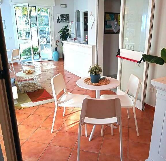 استودیوی استاندارد, Residence Marlin