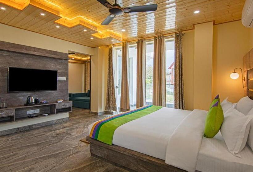 Quarto Superior, Treebo Ortus Residency