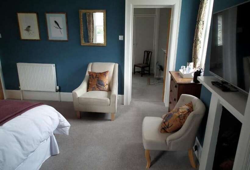 اتاق لوکس با چشم‌انداز باغ, Upper Buckton B&b
