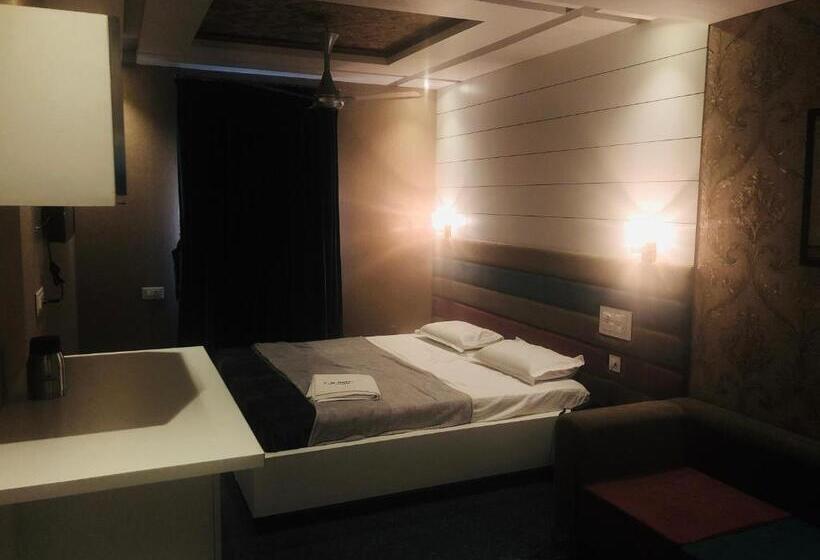 Студио Стандарт Кровать Кинг, C M Hotel New