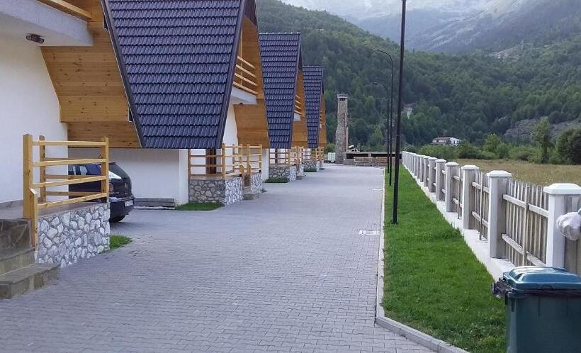Трехместный Номер Комфорт, Bujtinat E Lugines Valbone