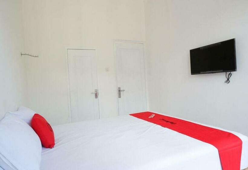 스탠다드 룸, Reddoorz Plus Near Ums Solo