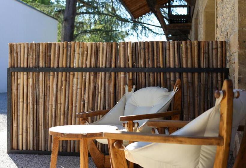 Номер Стандарт, Séquoias Golf & Ressort