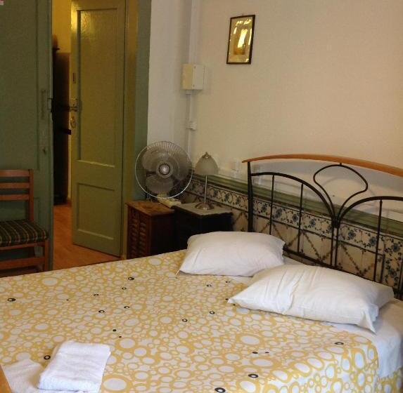 Quarto Estandar Banheiro Compartilhado, New Aljubarrota Guest House