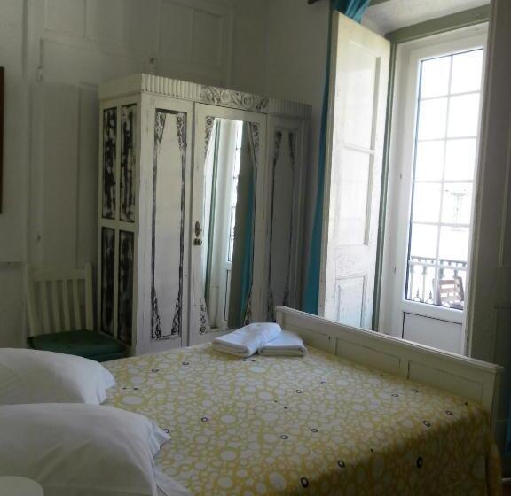 Quarto Estandar Banheiro Compartilhado, New Aljubarrota Guest House