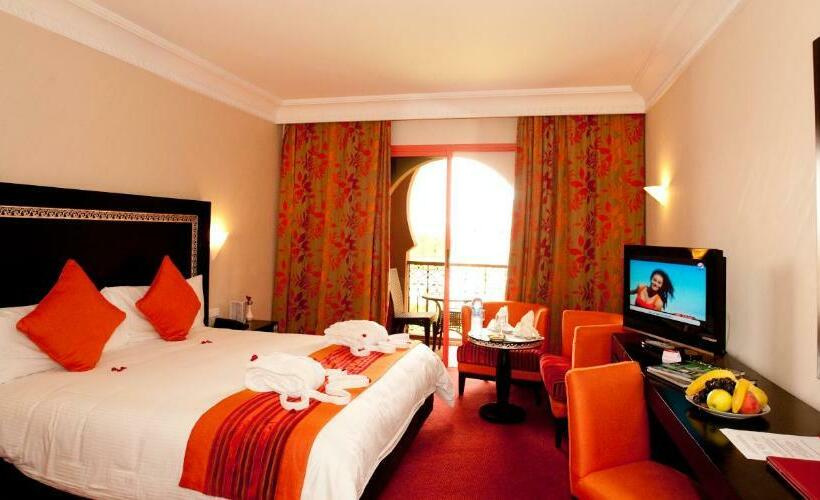 اتاق استاندارد با چشم‌انداز استخر, Palm Plaza Hôtel & Spa