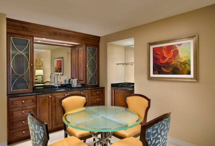 سوئیت دولوکس با چشم‌انداز, Waldorf Astoria Orlando   An Official Walt Disney World®