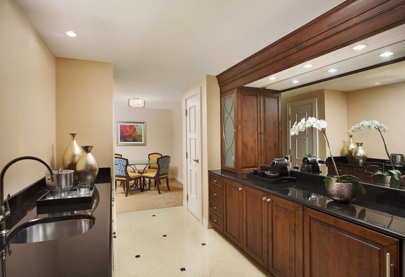 سوئیت 2 خوابه, Waldorf Astoria Orlando   An Official Walt Disney World®