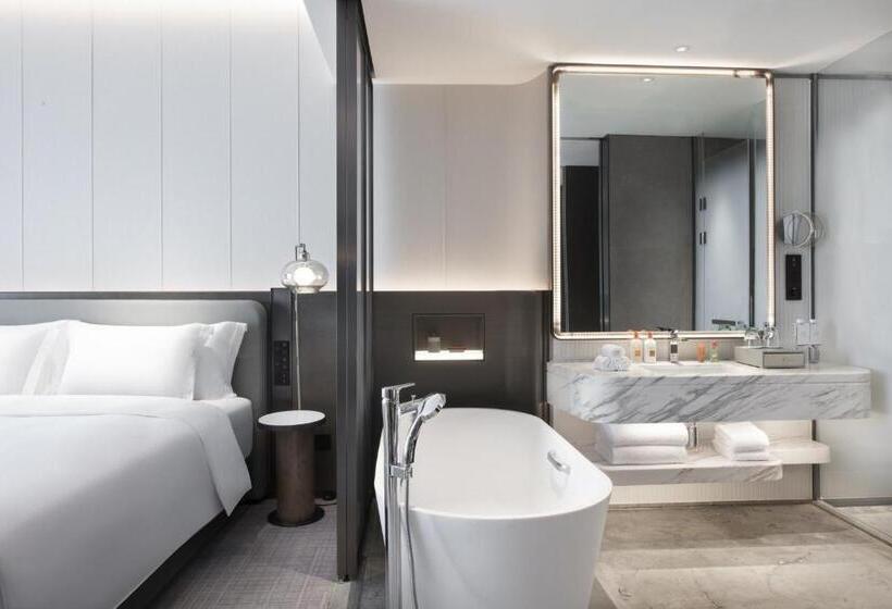 اتاق استاندارد با تخت بزرگ, Crowne Plaza Wuhan Optics Valley, An Ihg