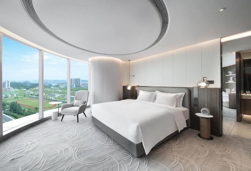 سوییت, Crowne Plaza Wuhan Optics Valley, An Ihg