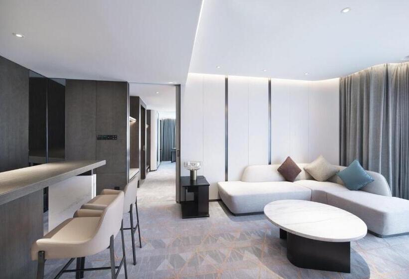سوییت, Crowne Plaza Wuhan Optics Valley, An Ihg