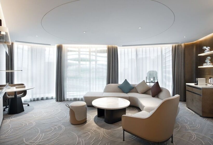 سوییت, Crowne Plaza Wuhan Optics Valley, An Ihg