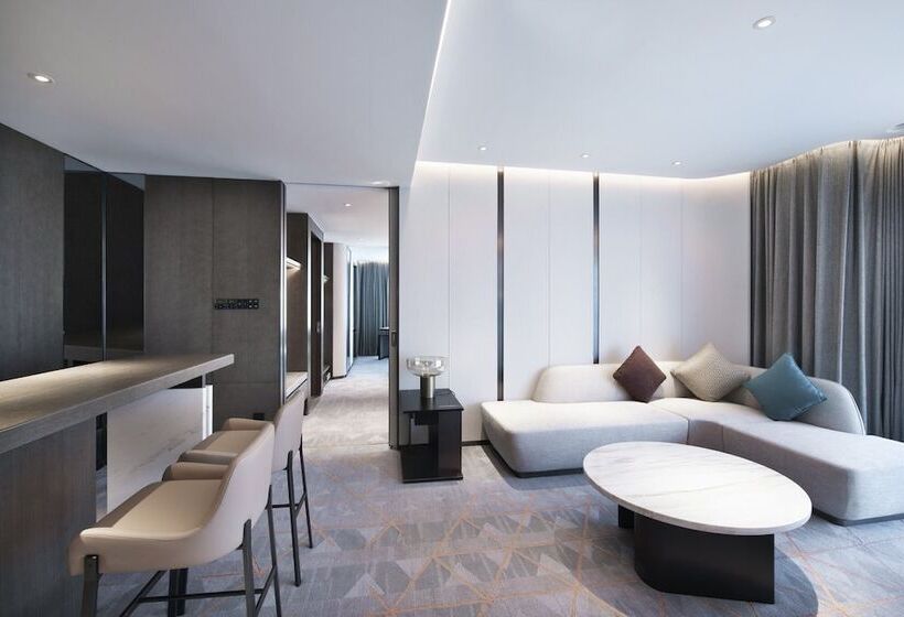 سوییت, Crowne Plaza Wuhan Optics Valley, An Ihg