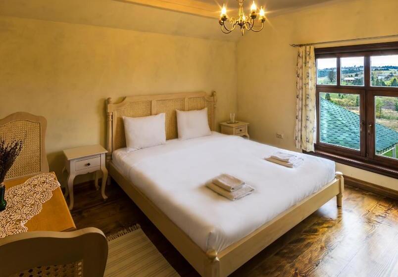 Номер Deluxe, The Provence Village