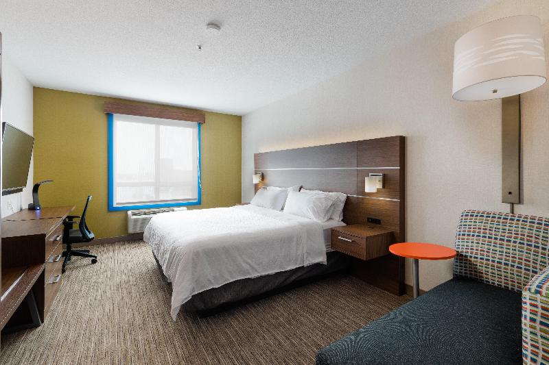 キングサイズベッドのスタンダードルーム, Holiday Inn Express Grande Prairie, An Ihg