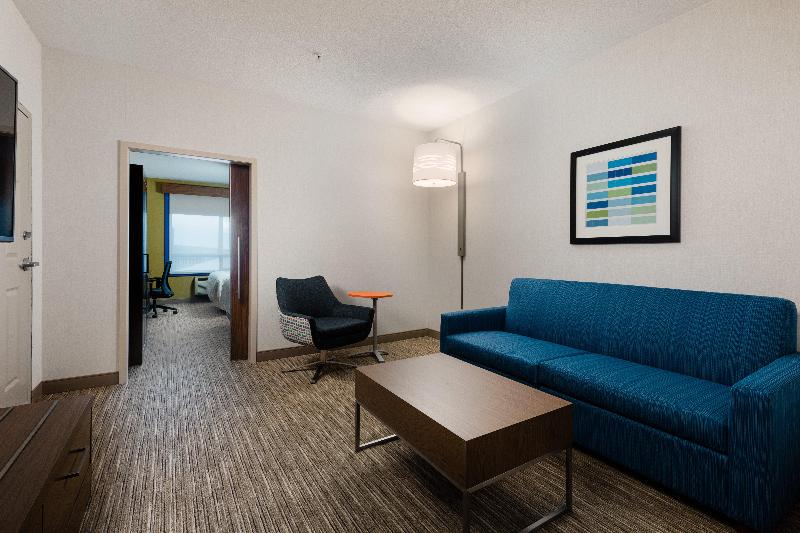 キングサイズベッドのエクゼクティブルーム, Holiday Inn Express Grande Prairie, An Ihg