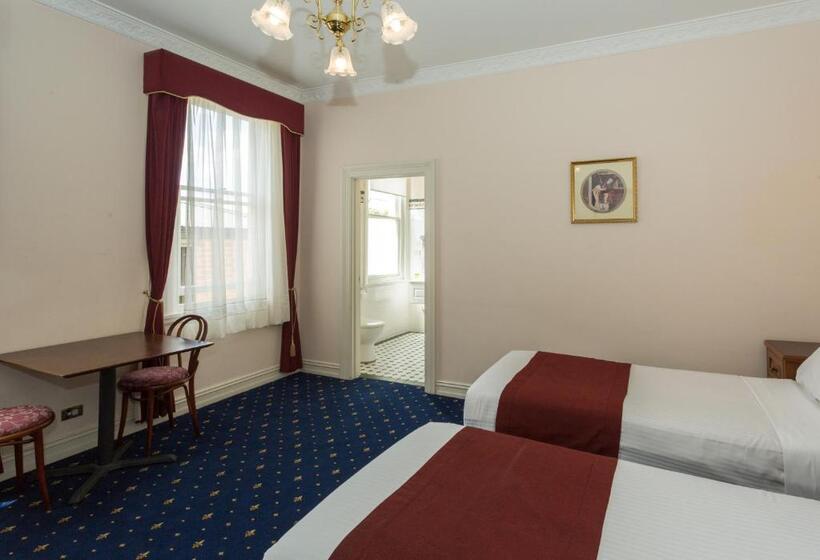 스탠다드 룸 킹사이즈 침대, Palais Royale