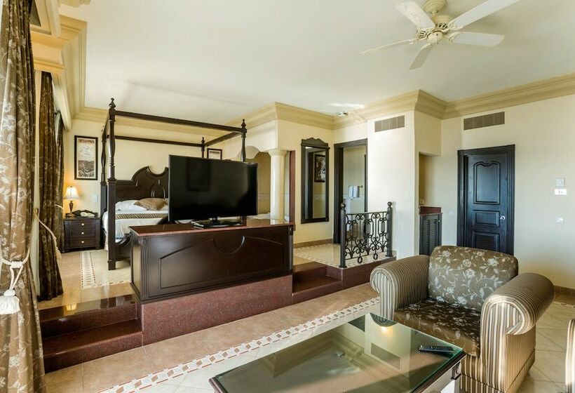 سوییت جونیور با چشم‌انداز دریا, Riu Emerald Bay - All Inclusive