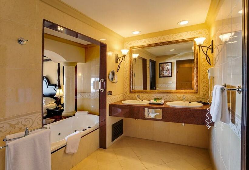 سوییت جونیور با چشم‌انداز دریا, Riu Emerald Bay - All Inclusive