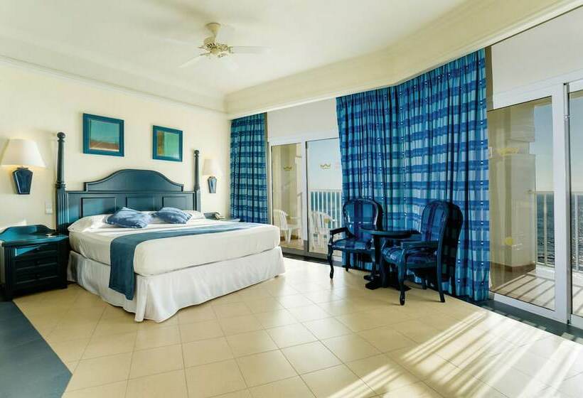 سوییت جونیور با چشم‌انداز دریا, Riu Emerald Bay - All Inclusive