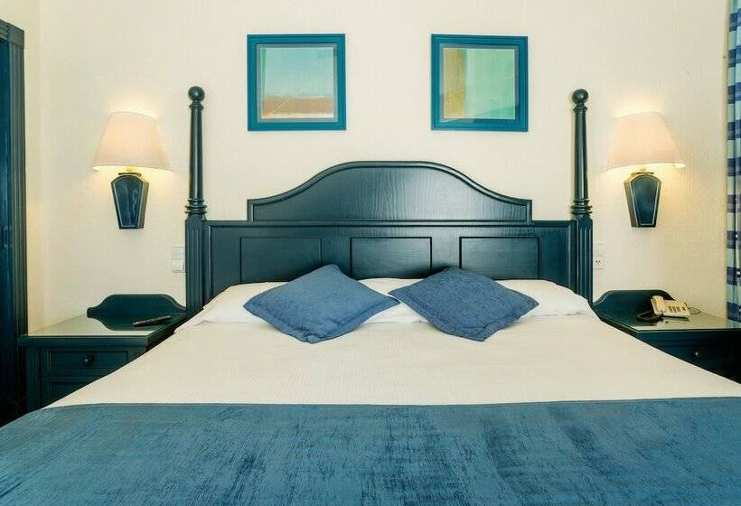سوییت جونیور با چشم‌انداز دریا, Riu Emerald Bay - All Inclusive