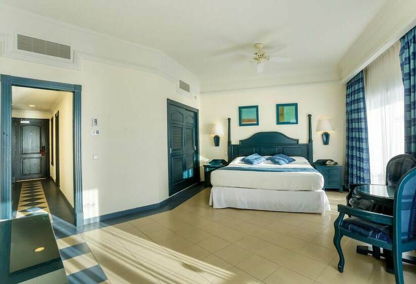 سوییت جونیور با چشم‌انداز دریا, Riu Emerald Bay - All Inclusive