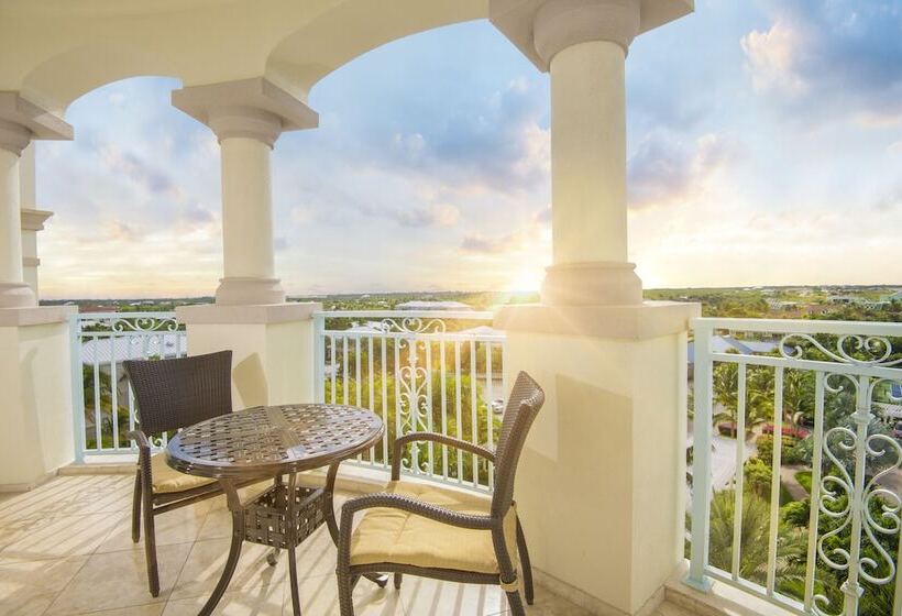 سوئیت جونیور با چشم‌انداز, Seven Stars Resort & Spa