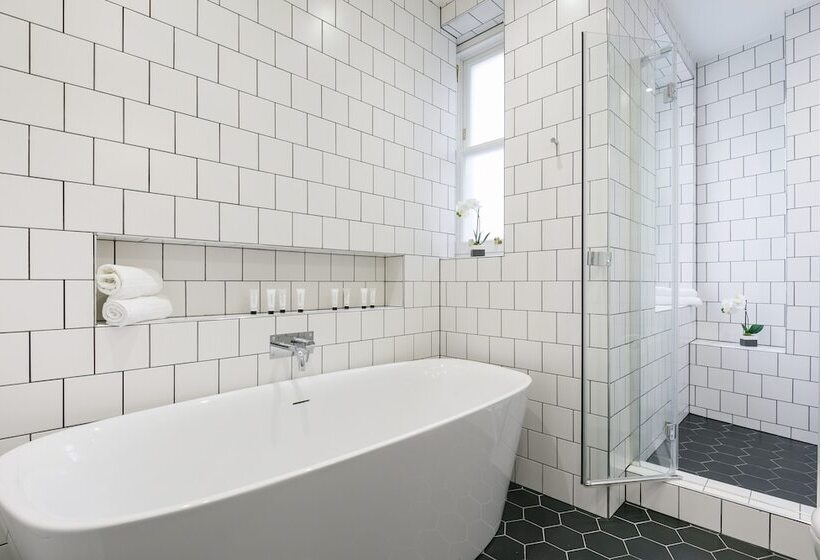 1 Bedroom Penthouse Apartment, Urban Chic  Shaftesbury
