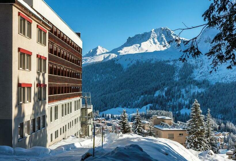 اتاق خانوادگی, Arosa Mountain Lodge