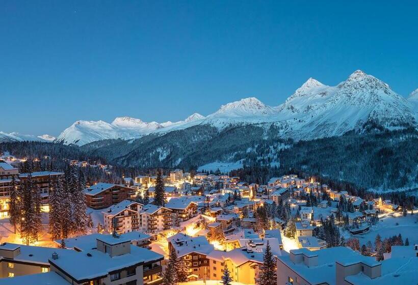 اتاق استاندارد چهارنفره با سرویس بهداشتی مشترک, Arosa Mountain Lodge