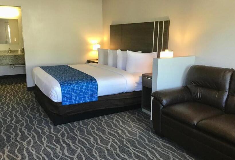 Люкс Deluxe Кровать Кинг, Travelodge Inn & Suites By Wyndham Missoula University Park