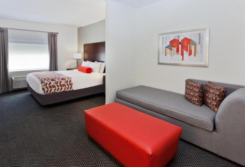 Standard Szoba King Size Bed, Sonesta Essential Columbus