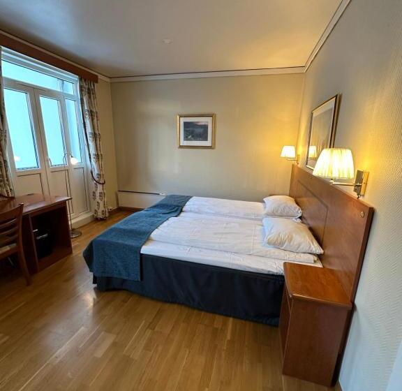 Quarto Estandar, Brakanes
