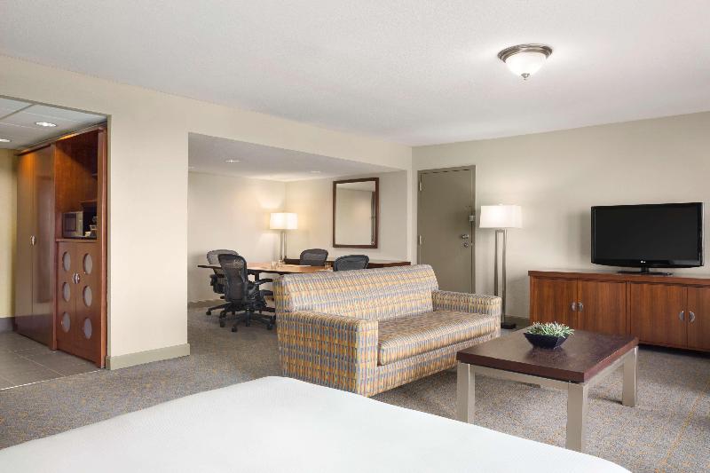 Номер Executive, Doubletree By Hilton  Dallas  Dfw Airport North