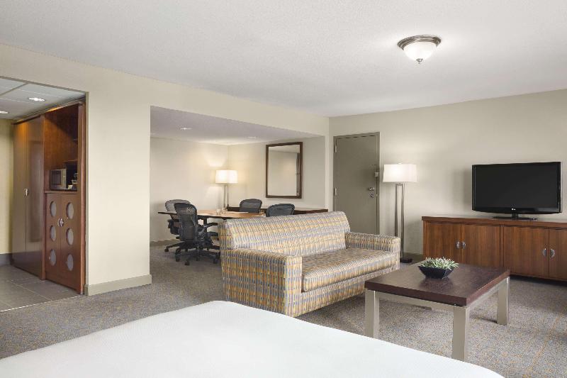 Номер Executive, Doubletree By Hilton  Dallas  Dfw Airport North