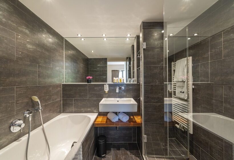 套房, Pakat Suites