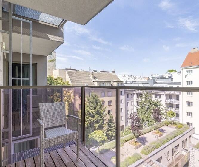 套房, Pakat Suites