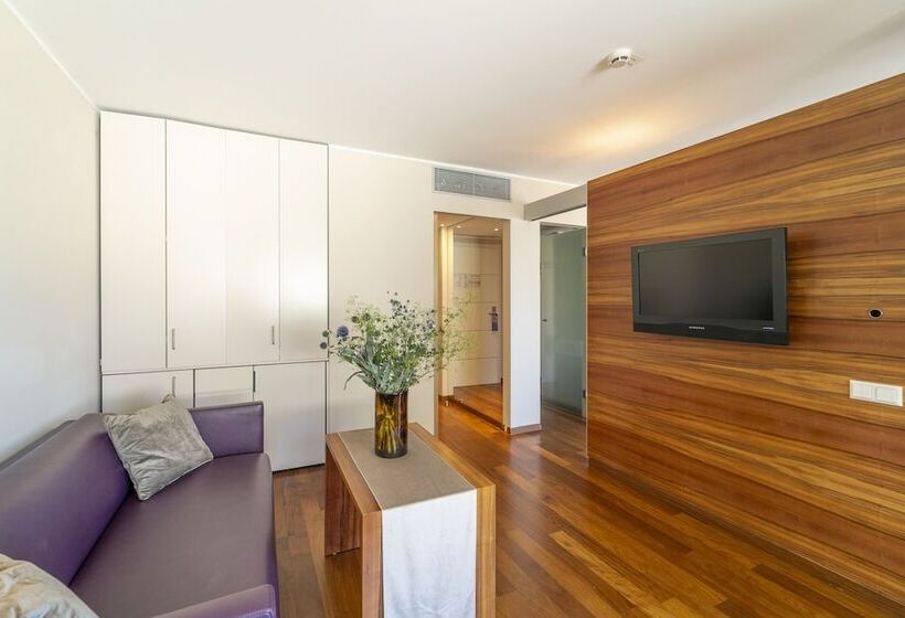 套房, Pakat Suites