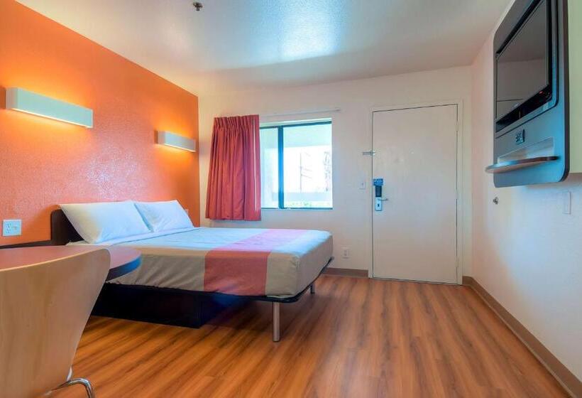 Habitación Estándar, Motel 6palm Springs, Ca  Downtown