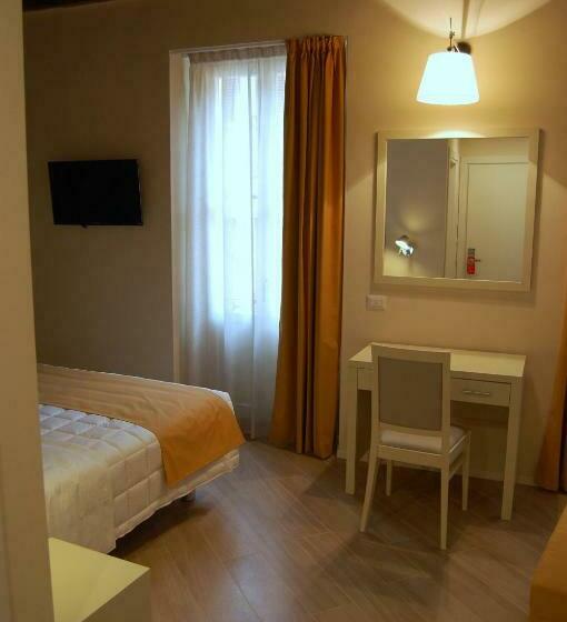 اتاق استاندارد سه نفره, La Corte Fiorita Como