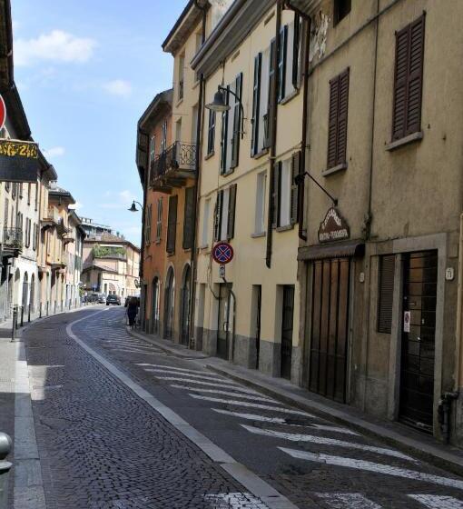اتاق استاندارد سه نفره, La Corte Fiorita Como