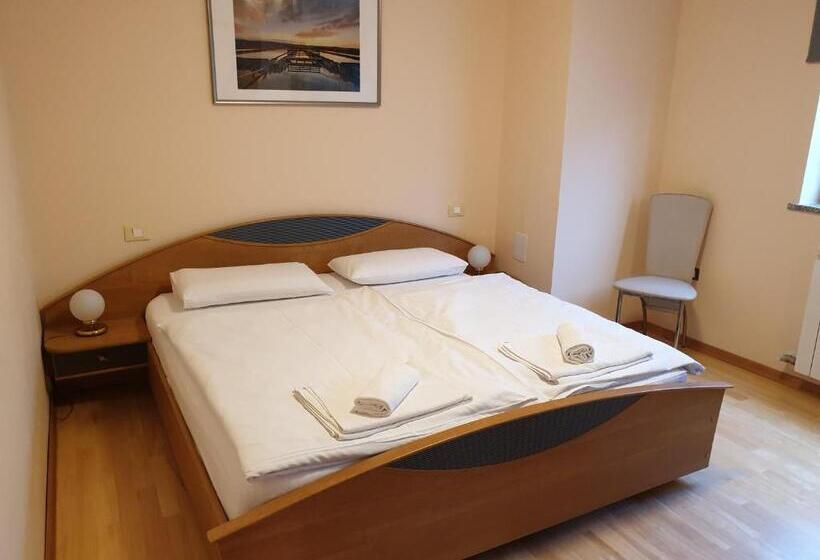 آپارتمان سوپریور 1 خوابه, Rooms & Apartments Giulia