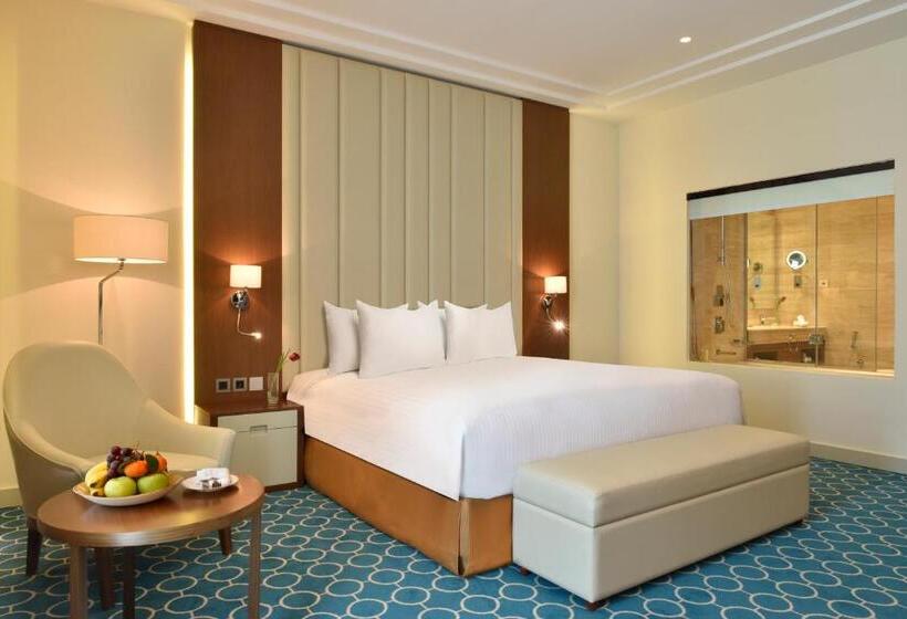 Quarto Club, Grand Swiss Belhotel Waterfront Seef