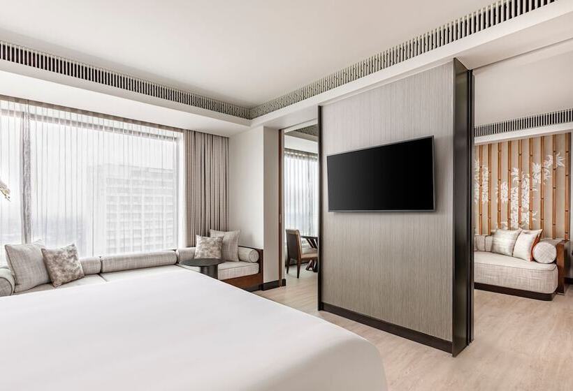 سوییت اجرایی, Chiang Mai Marriott