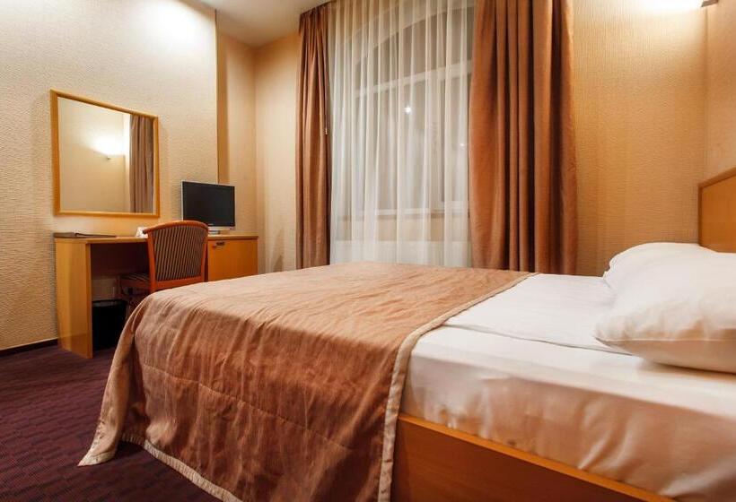 Quarto Estandar, Victoria