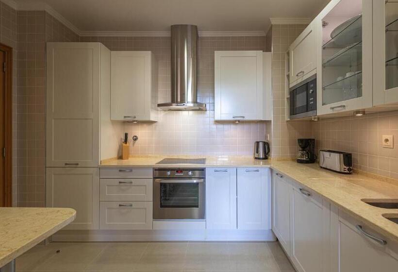 2 Bedroom Apartment with Views, The Residences Vilamoura