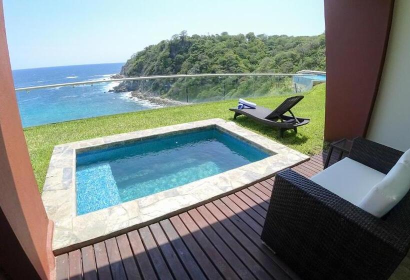Suite with Pool, Pacific King