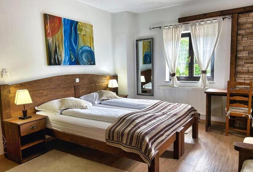 Номер Стандарт Трехместный, Etno Garden Exclusive Rooms
